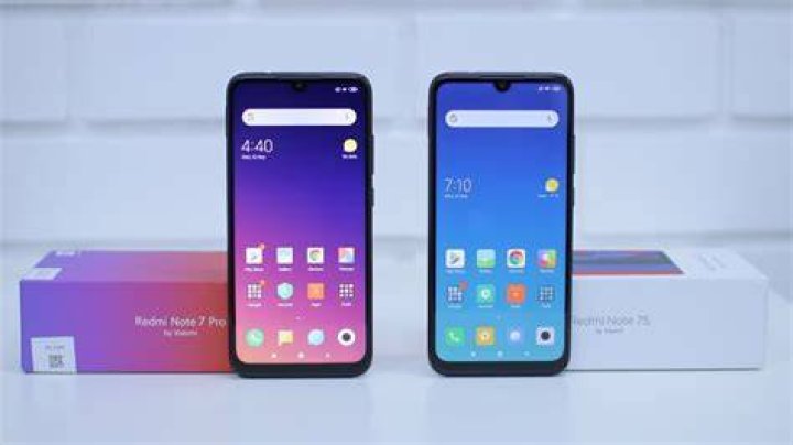 Where is the microphone on redmi Note 7?